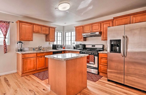 Lake Elsinore Casa | Mtn-View Home < 1 Mi to Lake Elsinore!
