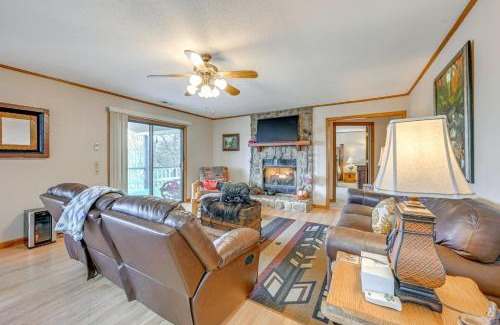 Franklin Casa | Mtn-View Home with Game Room in Franklin!