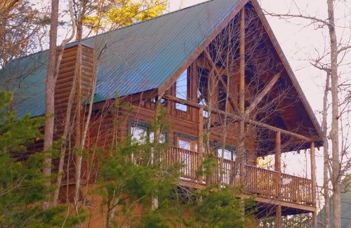 Gatlinburg - Pigeon Forge Cabina | ♡♡ Mtn View con fácil acceso, bañera de hidromasaje, WiFi, Smart TV y 10 minutos de atracciones ♡♡