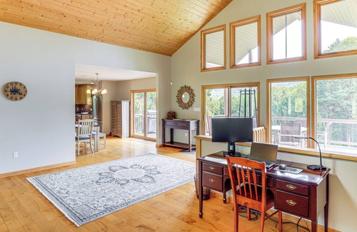 Swannanoa Casa | Blue Ridge Cabin on 6 Acres: Hot Tub & Mtn Views!