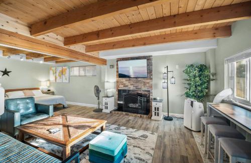 West University Casa | MtnCity Views 4BR Firepit FamilyRetreat NearUNR