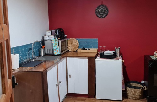 Yandaran Apartamento | Mudhouse Manor - Rural Retreat. Pet friendly acreage.