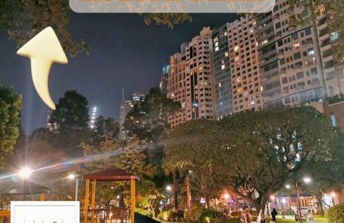 Legazpi Village Apartamento | Muji KLTower Makati - Greenbelt - with Pool Access