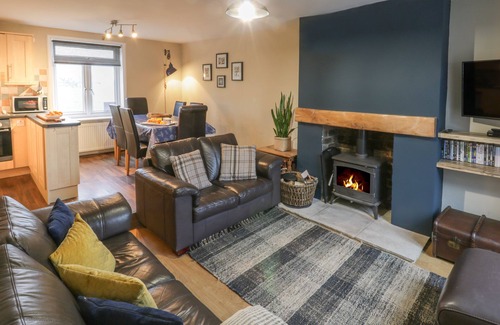 Hinderwell Cabaña | MULGRAVE COTTAGE, pet friendly, with open fire in Port Mulgrave