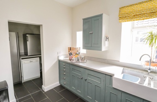 Hinderwell Cabaña | MULGRAVE HOUSE, pet friendly, character holiday cottage in Staithes