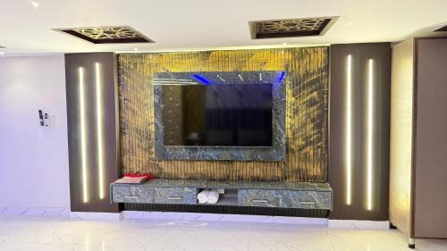 Lahore Apartamento | Multazam Heights, DHA Phase 8 - Studio Apartments - Near Airport