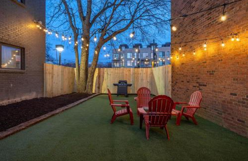 Hillsboro Village Casa | Multi-Condo Building with 7 Units 15 Bedrooms 22 Beds and Free Parking