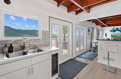 Peterborg Villa | Minutes to Magens Bay - POOL - Views - Dining