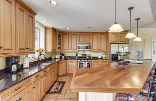 Cambridge Casa | Waterfront Retreat w / Pool Perfect for Multi-generational Families Booking 2020