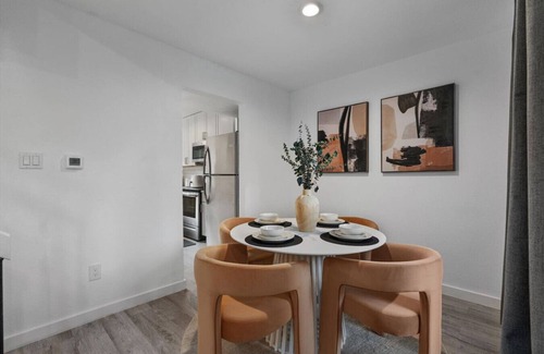 Coronado Hills Casa | Multi Home - Up to 16 people - Balcony Access