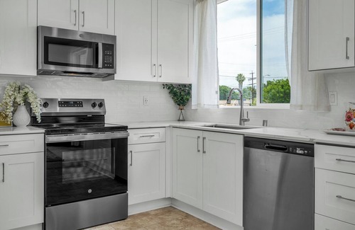North Hills East Casa | Multi-Level Corner Home in Prime Gated Community