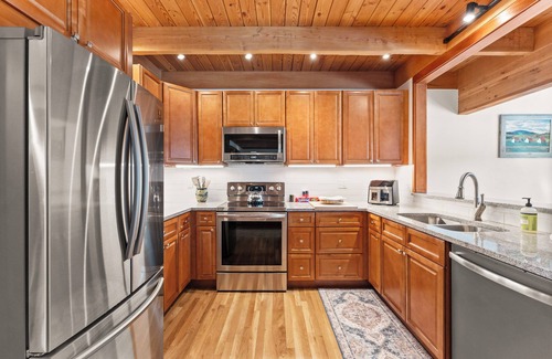Keystone Casa | Multilevel Townhome Near the Slopes, Includes Poolhouse with Hot Tub & Sauna!