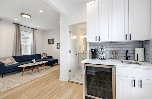 Bucktown Casa | MultiManor: A Renovated Bucktown Coach House
