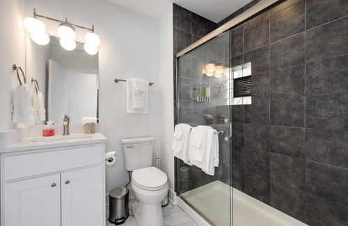 Bucktown Casa | MultiManor: A Renovated Bucktown Coach House
