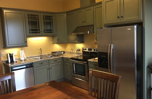Geneva Apartamento | Munger Lofts Boutique 3er piso con cocina completa