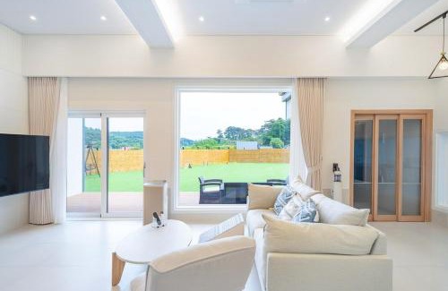 Paeksajang Casa | Mungs Club Pet friendly Pool Villa