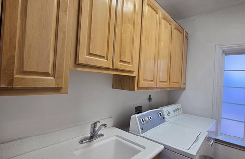 Summit Estates Apartamento | Munguia Summit Camp Modern Home Unit B