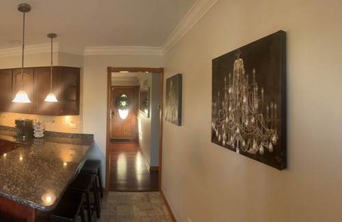 Hammond Casa | Munster Hideaway, near chicago. Luxurious Living fully Furnished to impress you!