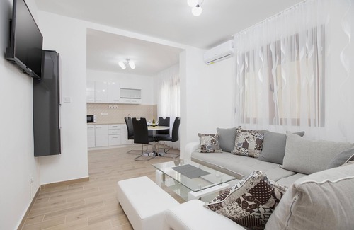 Muo Apartamento | Muo Sea Front Apartments Kotor