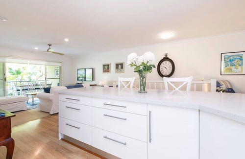 Corlette Casa | Muriel's Place A Stunning 3 bedroom 3-bathroom pet friendly home within 1klm walk to the beach