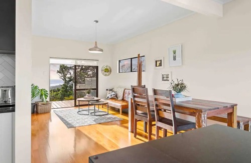 Muriwai Casa | Muriwai Beach House- Cliff Top Oasis