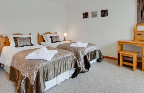 Llandysul Casa | Murmur y Ceri in the beautiful Llandysul