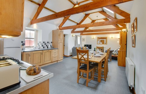Llandysul Casa | Murmur y Ceri - Tres Habitaciones Casa, Capacidad 6
