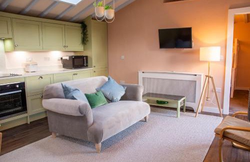 Llanddaniel Fab Casa | Murmur y Coed