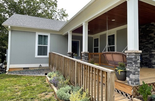 Afton Apartamento | Murphy’s Place 2-bedroom apartment near hiking skiing wineries and breweries.