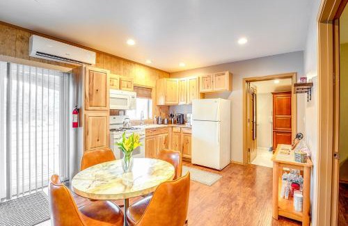 Murphysboro Apartamento | Murphysboro Retreat with Deck Near Kinkaid Lake!