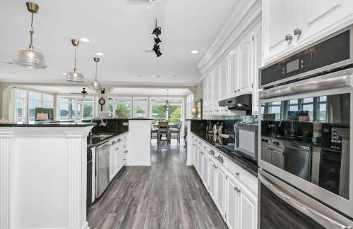 Leesville Casa | Murray Shores Getaway - Kayaks - Sea-Doo for Rent