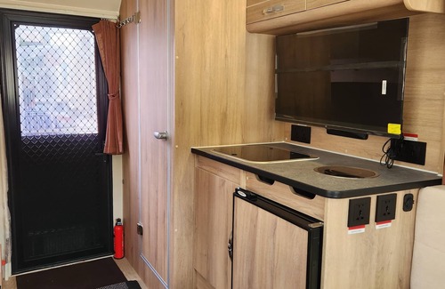 Barka Cabina | Muscat Caravans (BJNCO RVS)