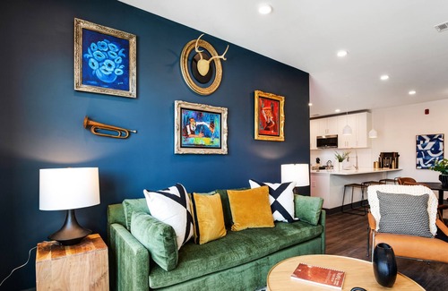Rolling Mill Hill Condominio | Muse | City-view condo with high speed WiFi, central AC, & rooftop lounge