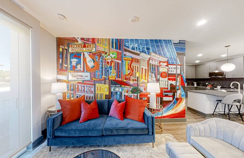 Rolling Mill Hill Condominio | Muse | Modern condo in great downtown location with balcony & rooftop lounge
