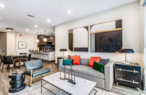 Rolling Mill Hill Condominio | Muse - Stylish & contemporary 5th floor condo in downtown w/WiFi, balcony