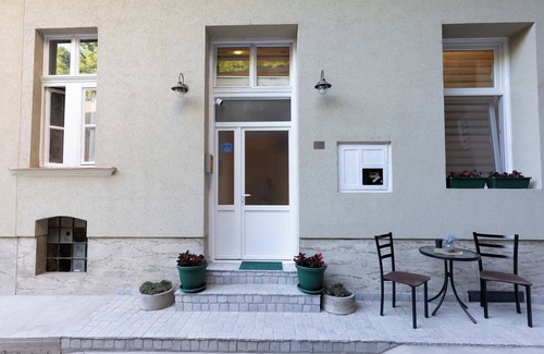 Subotica Apartamento | Museum Apartment - Cozy 2-bedroom apartment in pleasant Subotica with AC, WiFi