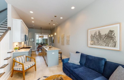 Hadley - Washington Casa | Music Chic & Retro Heights