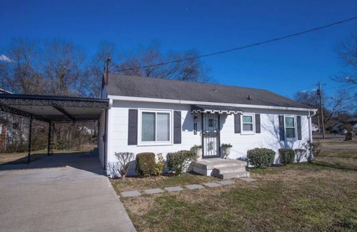 Cumberland Gardens Cabaña | ★ Music City ROCKSTAR Cottage Close to Downtown ★