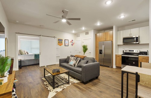 Eighth Avenue Apartamento | "Music City Vintage in The Gulch" - Spacious 1 Bedroom Apt. Close to Broadway