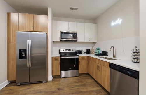 Eighth Avenue Apartamento | "Music City Vintage in The Gulch" - Spacious 1 Bedroom Apt. Close to Broadway
