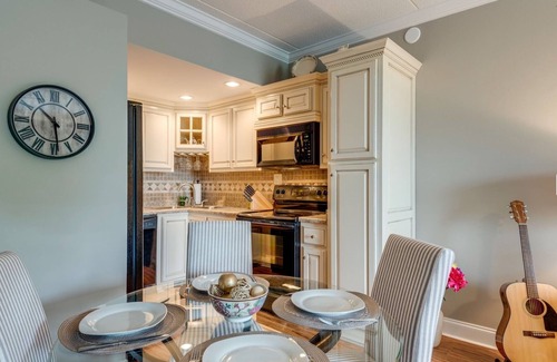 Downtown Nashville Condominio | Condominio de Music Row en Spence Manor / Guitar Shaped Pool