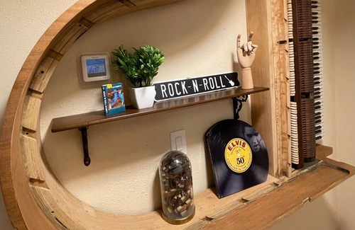 Rosedale Casa | Music themed, walking distance to Westport and KU Med!!