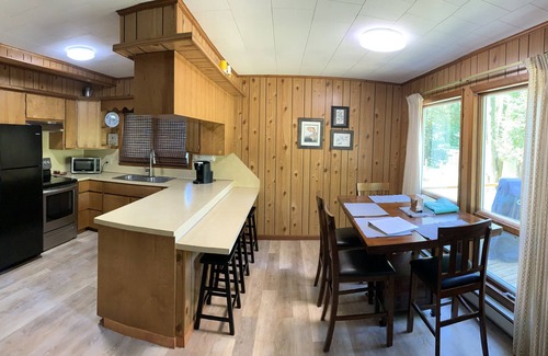 Paris Cabina | Muskegon River Cabin
