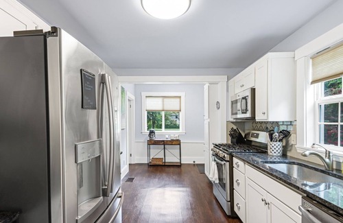 Willoughby Casa | *MUST SEE* Spacious WIlloughby Gem