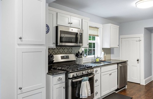 Willoughby Casa | *MUST SEE* Spacious WIlloughby Gem