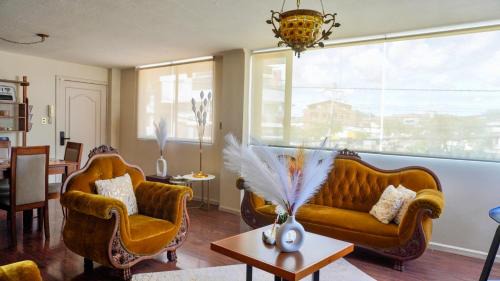 Huayna-Capac Apartamento | Mustard Apartment -Centrally located in Cuenca