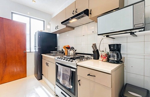 Roma Norte Condominio | Mustard & Pink City Pad, Walk to Medellin Market