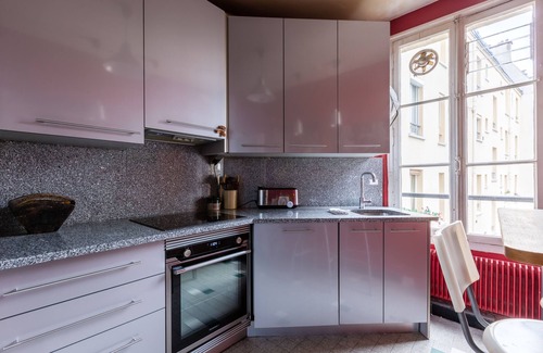 Batignolles Apartamento | Apartamento 2BR tradicionalmente elegante en el 17, cerca de Moulin Rouge, por Veeve