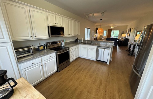 Smith Mountain Lake Apartamento | MV37 Corner Waterfront Mariners: 2 Bedroom