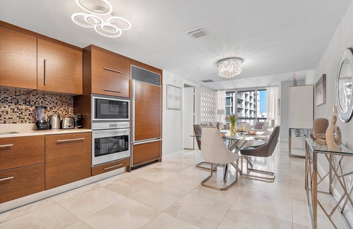 Downtown Miami Apartamento | MVR - Ocean & River Views, Boutique Apt, SPA, Pool